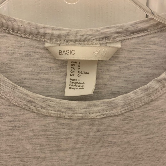 HM basic tee size small - Picture 2 of 2